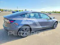 2023 Tesla Model 3 фото