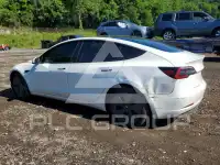 2023 Tesla Model 3 фото