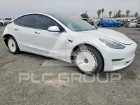2023 Tesla Model 3 фото