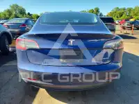 2023 Tesla Model 3 фото
