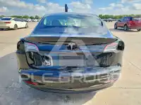 2023 Tesla Model 3 фото
