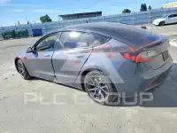 2023 Tesla Model 3 фото