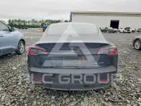 2023 Tesla Model 3 фото