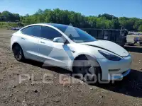 2023 Tesla Model 3 фото