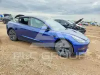 2023 Tesla Model 3 фото