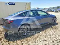 2023 Tesla Model 3 фото