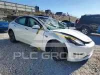 2023 Tesla Model 3 фото