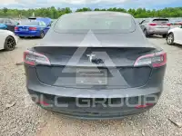 2023 Tesla Model 3 фото