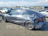 2023 Tesla Model 3 фото