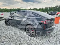 2023 Tesla Model 3 фото