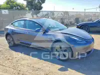 2023 Tesla Model 3 фото
