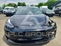 2023 Tesla Model 3 фото