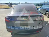 2023 Tesla Model 3 фото