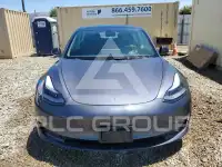 2023 Tesla Model 3 фото