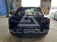 2023 Tesla Model 3 фото