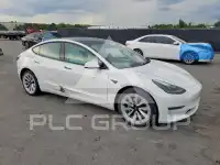 2023 Tesla Model 3 фото