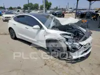 2023 Tesla Model 3 фото