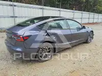 2023 Tesla Model 3 фото