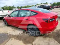 2023 Tesla Model 3 фото