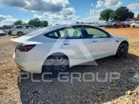 2023 Tesla Model 3 фото