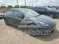 2023 Tesla Model 3 фото