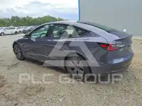 2023 Tesla Model 3 фото