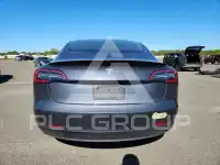 2023 Tesla Model 3 фото