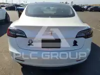2023 Tesla Model 3 фото