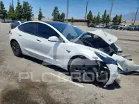 2023 Tesla Model 3 фото