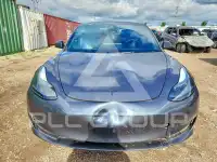 2023 Tesla Model 3 фото