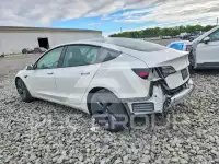 2023 Tesla Model 3 фото