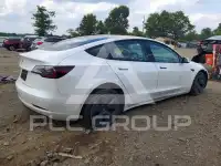2023 Tesla Model 3 фото