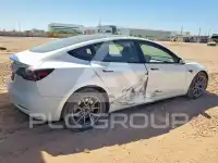 2023 Tesla Model 3 фото