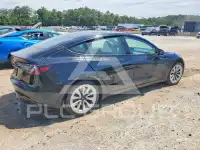 2023 Tesla Model 3 фото