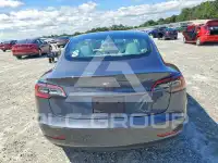 2023 Tesla Model 3 фото