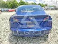2023 Tesla Model 3 фото