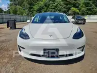 2023 Tesla Model 3 фото
