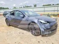 2023 Tesla Model 3 фото