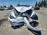 2023 Tesla Model 3 фото