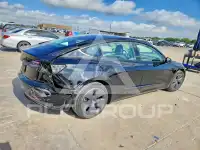 2023 Tesla Model 3 фото