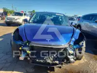 2023 Tesla Model 3 фото