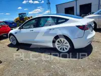 2023 Tesla Model 3 фото