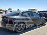2023 Tesla Model 3 фото