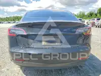 2023 Tesla Model 3 фото