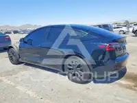 2023 Tesla Model 3 фото