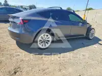 2023 Tesla Model 3 фото
