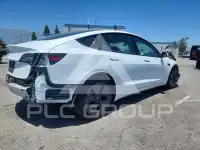 2023 Tesla Model 3 фото