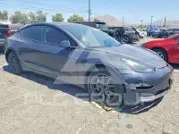 2023 Tesla Model 3 фото