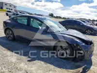 2023 Tesla Model 3 фото