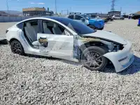 2023 Tesla Model 3 фото
